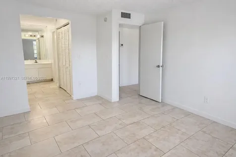 1755 W 60th Street Hialeah FL 33012