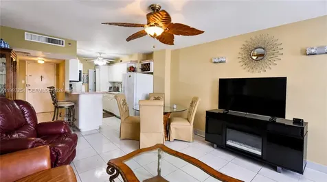 100 Lincoln Road Miami Beach FL 33139