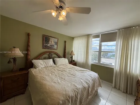 100 Lincoln Road Miami Beach FL 33139