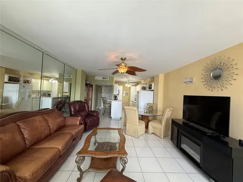 100 Lincoln Road Miami Beach FL 33139