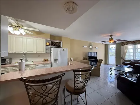 100 Lincoln Road Miami Beach FL 33139