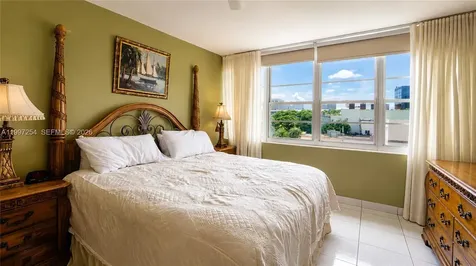 100 Lincoln Road Miami Beach FL 33139