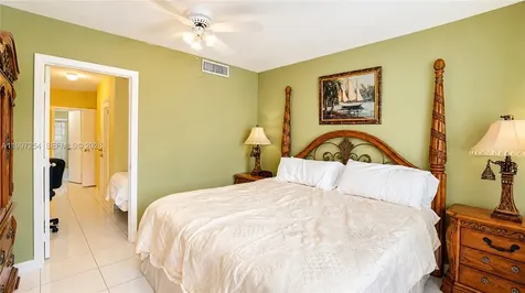 100 Lincoln Road Miami Beach FL 33139
