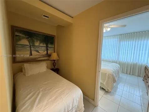 100 Lincoln Road Miami Beach FL 33139