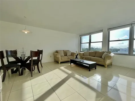 2899 Collins Avenue Miami Beach FL 33140