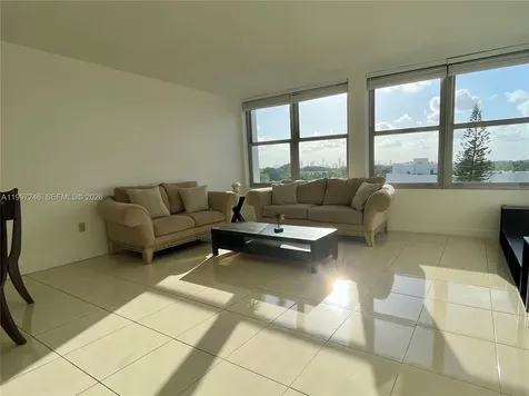 2899 Collins Avenue Miami Beach FL 33140