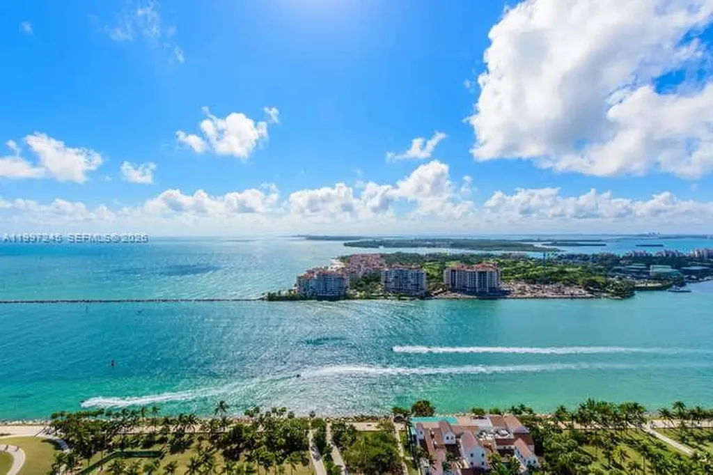 100 S Pointe Drive Miami Beach FL 33139