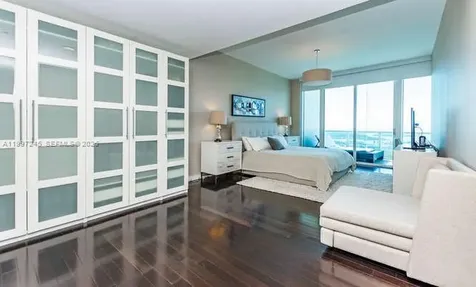 100 S Pointe Drive Miami Beach FL 33139