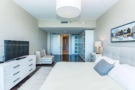 100 S Pointe Drive Miami Beach FL 33139