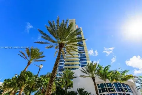 100 S Pointe Drive Miami Beach FL 33139