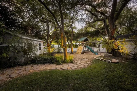 16167 SW 74th Place Palmetto Bay FL 33157