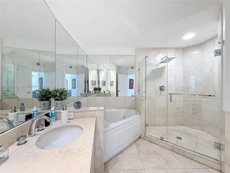 808 Brickell Key Drive Miami FL 33131