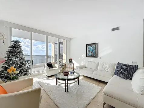 808 Brickell Key Drive Miami FL 33131