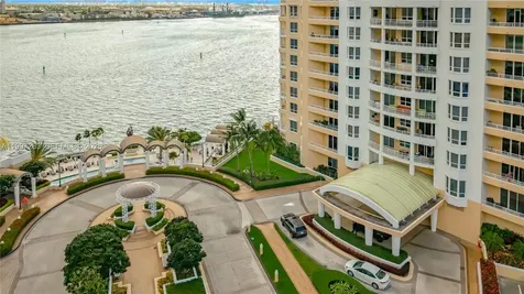 808 Brickell Key Drive Miami FL 33131