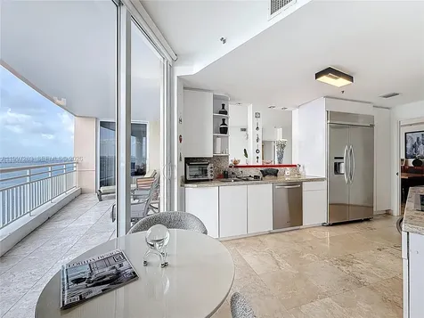 808 Brickell Key Drive Miami FL 33131