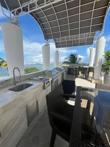 808 Brickell Key Drive Miami FL 33131