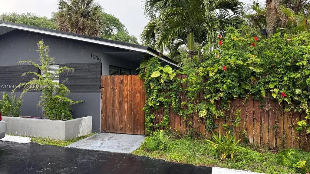 1035 SW 30th Street Fort Lauderdale FL 33315