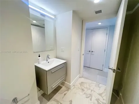 7832 Collins Avenue Miami Beach FL 33141