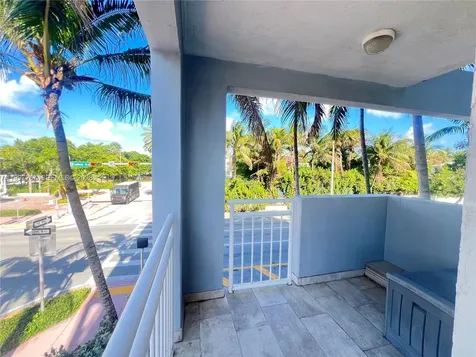7832 Collins Avenue Miami Beach FL 33141