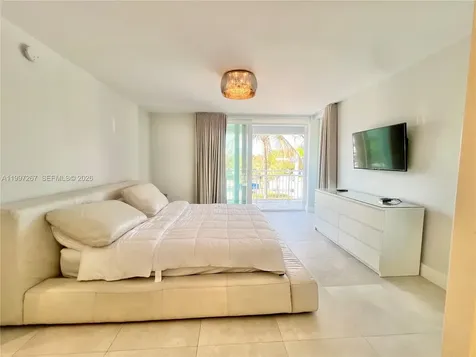 7832 Collins Avenue Miami Beach FL 33141