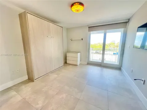 7832 Collins Avenue Miami Beach FL 33141