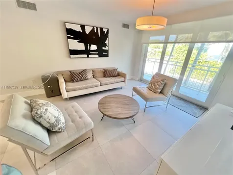 7832 Collins Avenue Miami Beach FL 33141