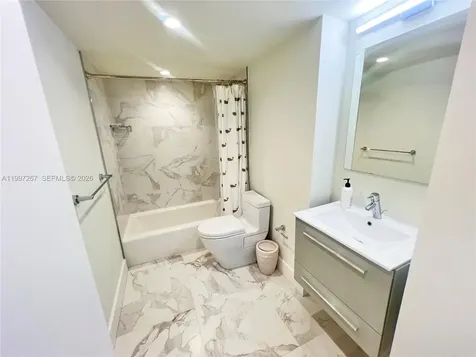 7832 Collins Avenue Miami Beach FL 33141