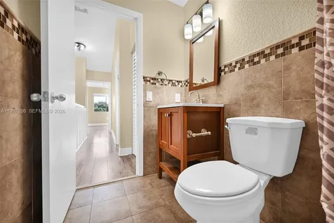 4930 S University Drive Davie FL 33328