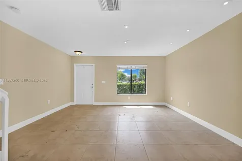 4930 S University Drive Davie FL 33328