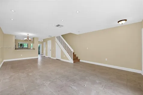 4930 S University Drive Davie FL 33328