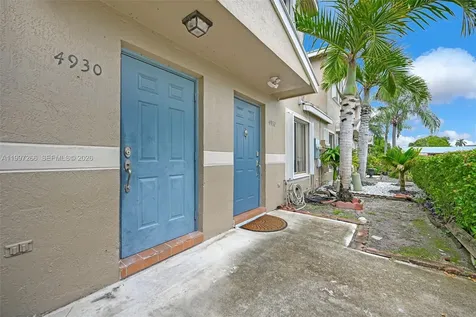 4930 S University Drive Davie FL 33328