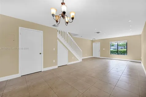 4930 S University Drive Davie FL 33328
