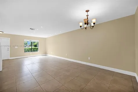 4930 S University Drive Davie FL 33328