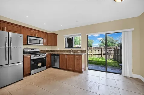 4930 S University Drive Davie FL 33328