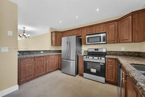 4930 S University Drive Davie FL 33328