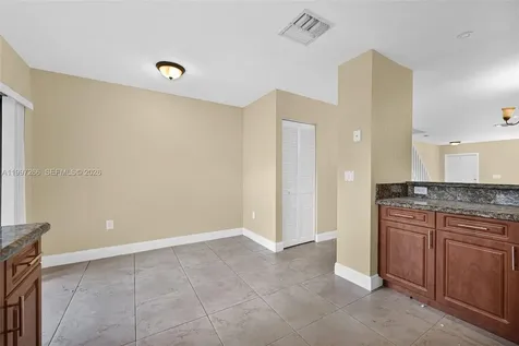 4930 S University Drive Davie FL 33328