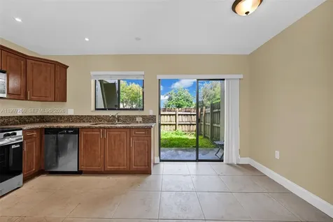 4930 S University Drive Davie FL 33328