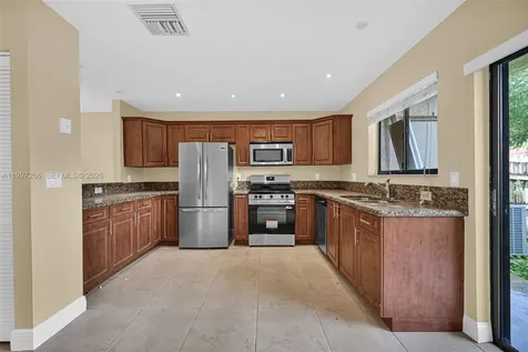 4930 S University Drive Davie FL 33328