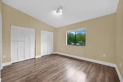 4930 S University Drive Davie FL 33328
