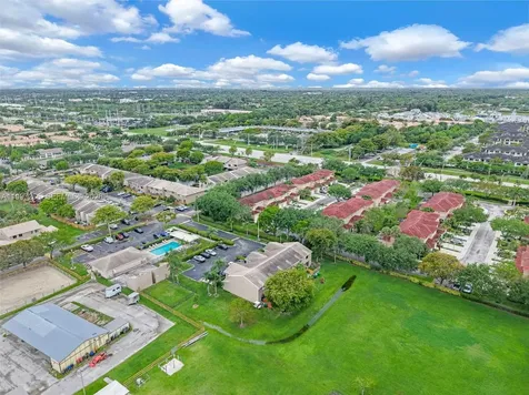 4930 S University Drive Davie FL 33328
