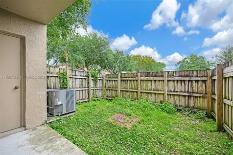 4930 S University Drive Davie FL 33328