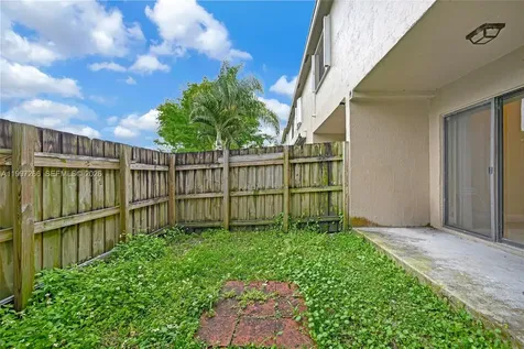 4930 S University Drive Davie FL 33328