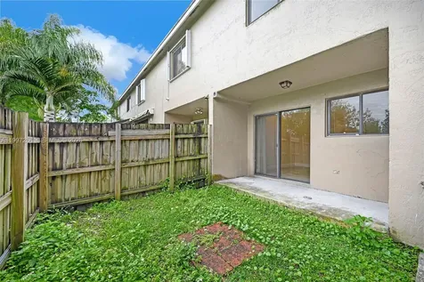 4930 S University Drive Davie FL 33328