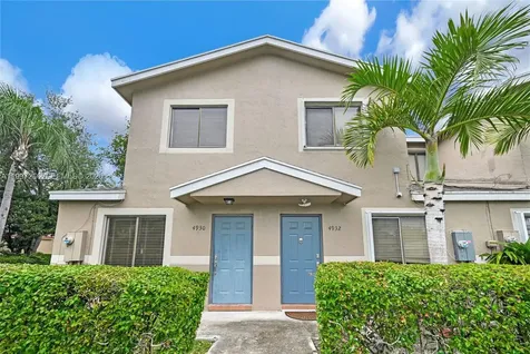 4930 S University Drive Davie FL 33328