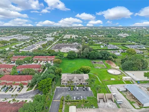 4930 S University Drive Davie FL 33328