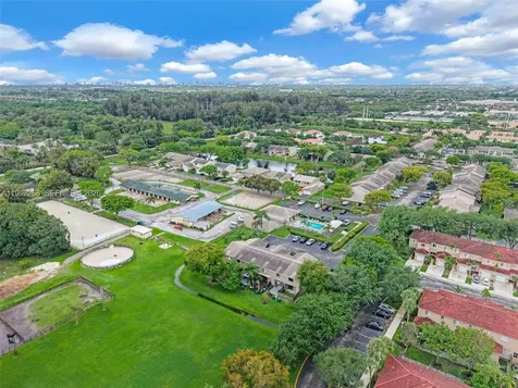 4930 S University Drive Davie FL 33328