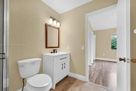 4930 S University Drive Davie FL 33328