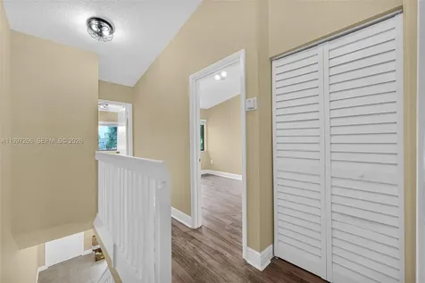 4930 S University Drive Davie FL 33328