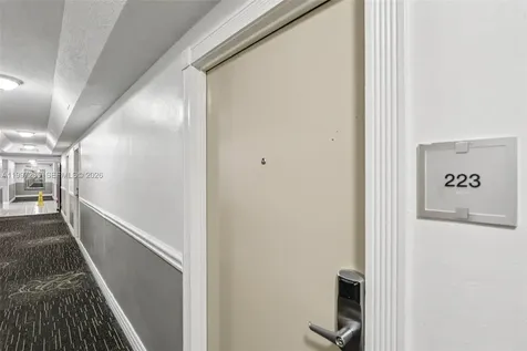 19201 Collins Avenue Sunny Isles Beach FL 33160