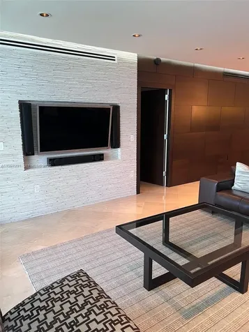 17121 Collins Avenue Sunny Isles Beach FL 33160